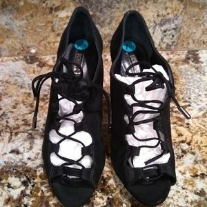 Schutz. Made in brazil